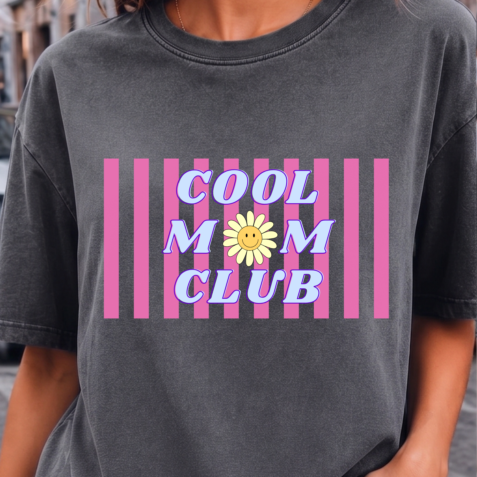 Cool Mom Club - Graphic Tee